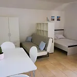 Cozy In Privlaka, 200m From The And Near Vir Island 公寓 *