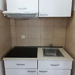 Cozy In Privlaka, 200m From The And Near Vir Island 普利拉卡