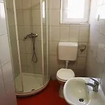 公寓 Cozy In Privlaka, 200m From The And Near Vir Island