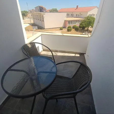 Cozy In Privlaka, 200m From The And Near Vir Island *