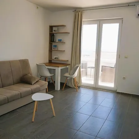 Apartamento Cozy In Privlaka, 200m From The And Near Vir Island *