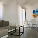아파트 Cozy In Privlaka, 200m From The And Near Vir Island *