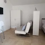 Cozy In Privlaka, 200m From The And Near Vir Island * 프리블라카