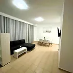 Cozy In Privlaka, 200m From The And Near Vir Island 아파트
