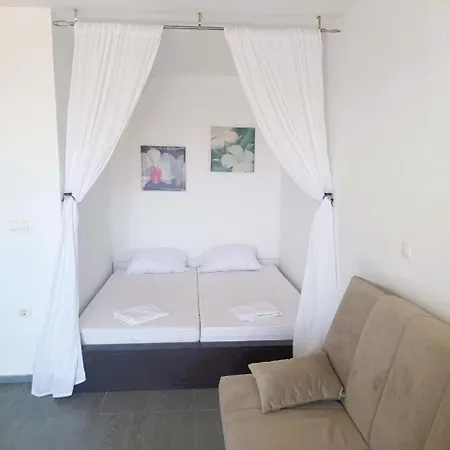 Cozy In Privlaka, 200m From The And Near Vir Island