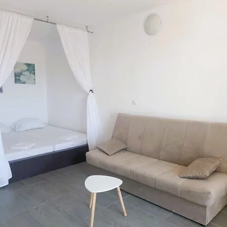 Cozy In Privlaka, 200m From The And Near Vir Island