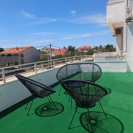 Cozy In Privlaka, 200m From The And Near Vir Island