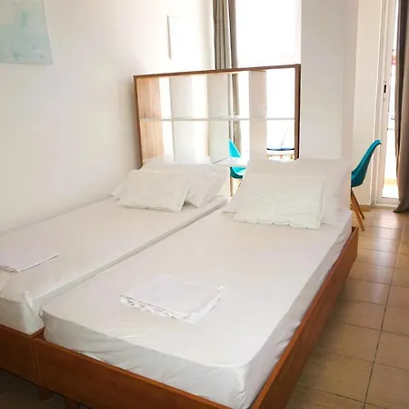 Daire Cozy In Privlaka, 200m From The And Near Vir Island *