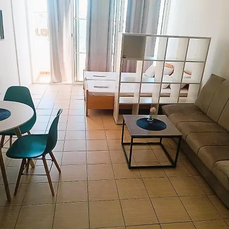 Cozy In Privlaka, 200m From The And Near Vir Island