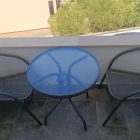 Daire Cozy In Privlaka, 200m From The And Near Vir Island *