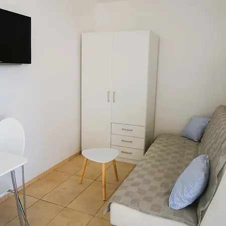 Cozy In Privlaka, 200m From The And Near Vir Island Apartment