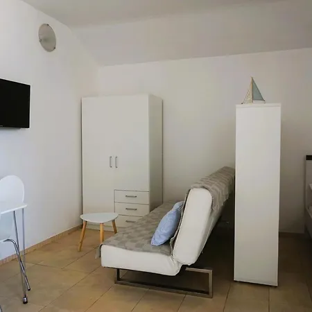Apartment Cozy In Privlaka, 200m From The And Near Vir Island Privlaka (Zadar)