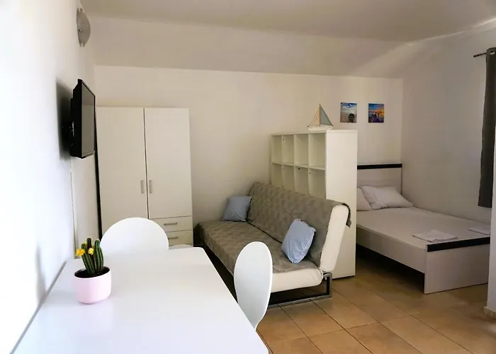 Cozy In Privlaka, 200m From The And Near Vir Island * 프리블라카