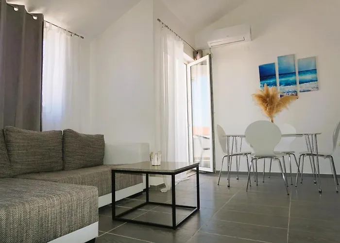 Apartamento Cozy In Privlaka, 200m From The And Near Vir Island *