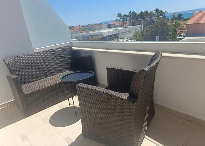 Apartamento Cozy In Privlaka, 200m From The And Near Vir Island