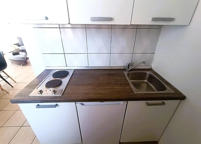 Cozy In Privlaka, 200m From The And Near Vir Island