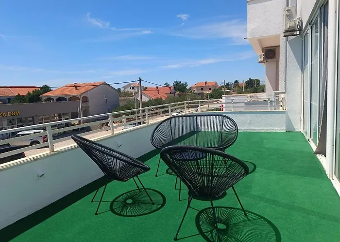 Cozy In Privlaka, 200m From The And Near Vir Island