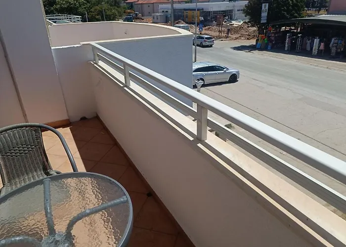 Apartamento Cozy In Privlaka, 200m From The And Near Vir Island *