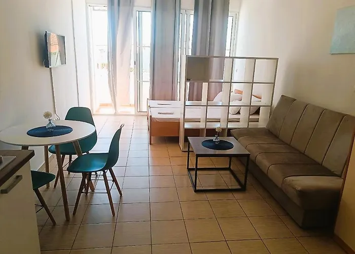 Cozy In Privlaka, 200m From The And Near Vir Island 프리블라카