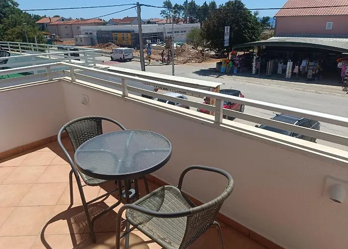 Cozy In Privlaka, 200m From The And Near Vir Island *