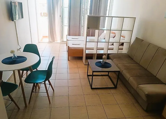 Cozy In Privlaka, 200m From The And Near Vir Island