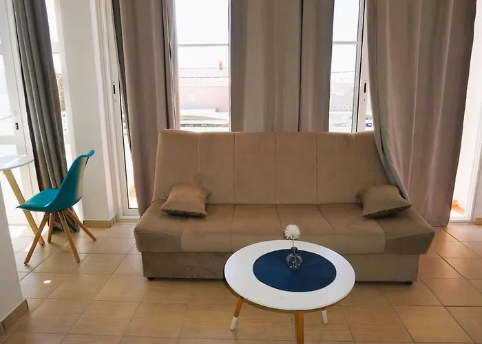 Apartamento Cozy In Privlaka, 200m From The And Near Vir Island *