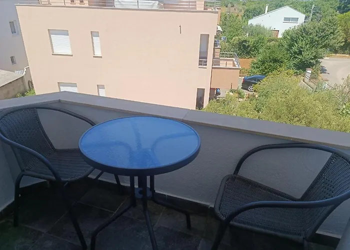 Apartamento Cozy In Privlaka, 200m From The And Near Vir Island *