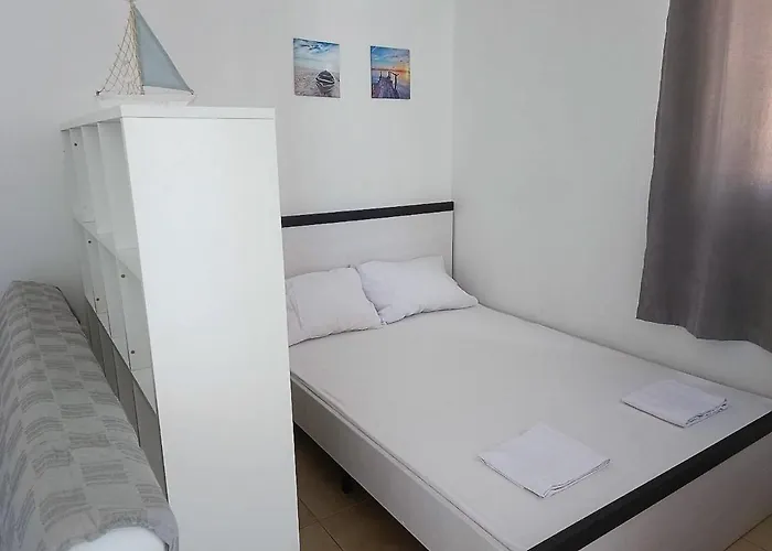 Cozy In Privlaka, 200m From The And Near Vir Island * 프리블라카