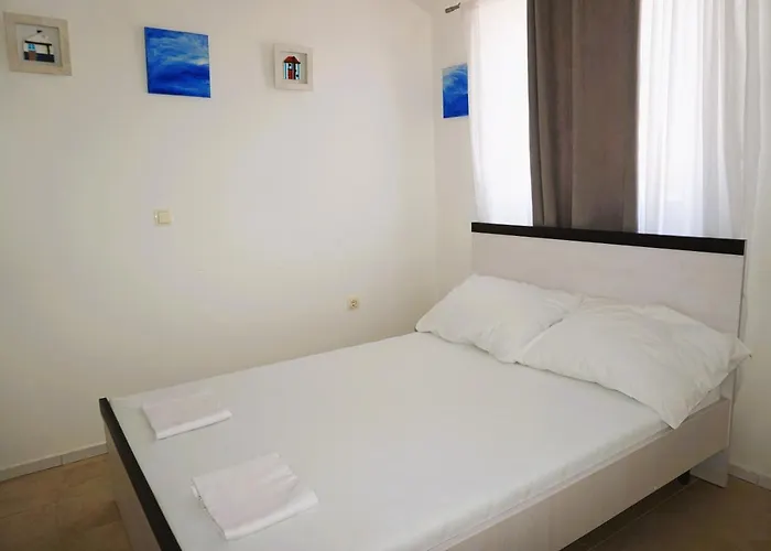 Cozy In Privlaka, 200m From The And Near Vir Island 아파트 *