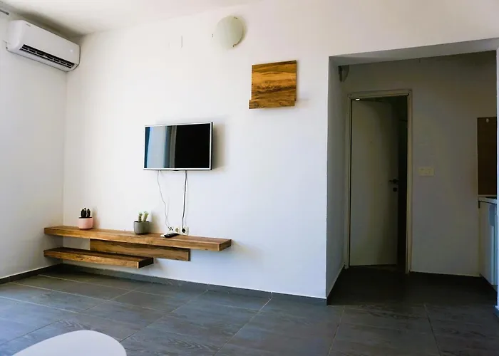 Cozy In Privlaka, 200m From The And Near Vir Island 아파트 *