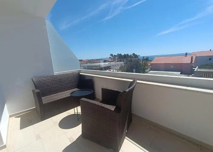 Cozy In Privlaka, 200m From The And Near Vir Island