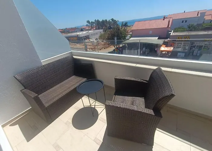 Apartamento Cozy In Privlaka, 200m From The And Near Vir Island *