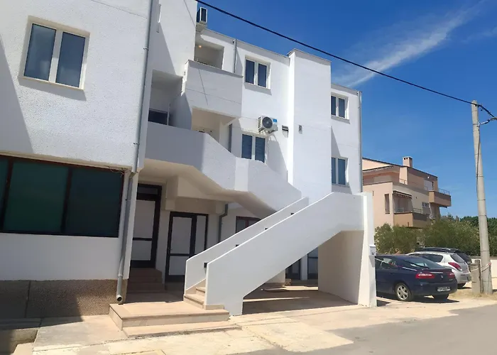 Apartamento Cozy In Privlaka, 200m From The And Near Vir Island