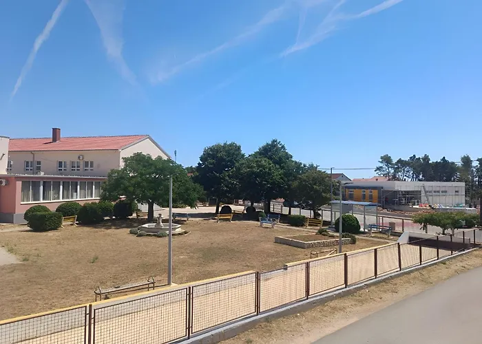 Cozy In Privlaka, 200m From The And Near Vir Island Apartamento *